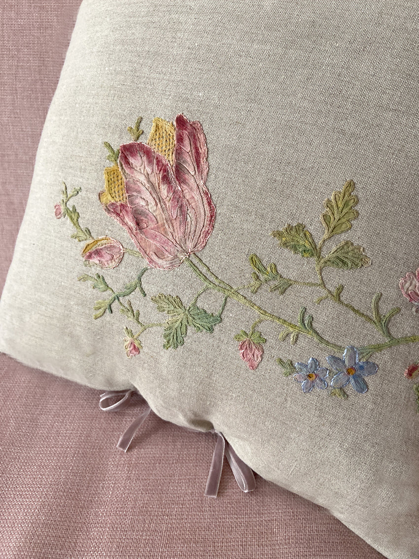 Coussin en lin "Tulipe“